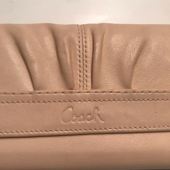 Coach Cream Leather Wallet - Picture 8 of 8